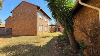 For Rent_  Pretoria East Willow Park Manor_2 Bedroom Townhouse Double Garage