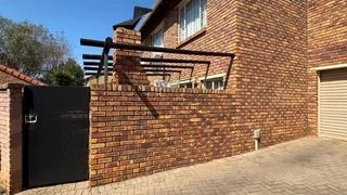 For Rent_  Pretoria East Willow Park Manor_2 Bedroom Townhouse Double Garage