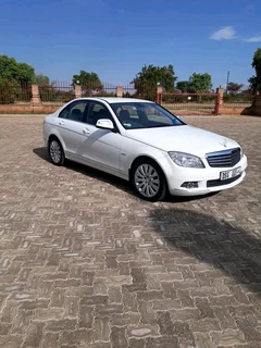 Mercedes-Benz c180 automatic 2009 model