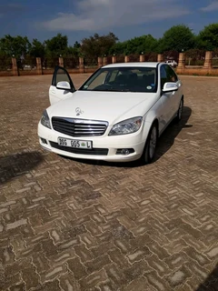 Mercedes-Benz c180 automatic 2009 model