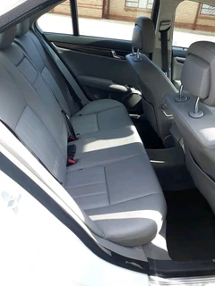 Mercedes-Benz c180 automatic 2009 model