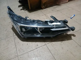 Toyota prestige headlight