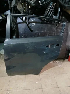 Kia sportage door