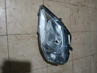 Nissan np200 headlight