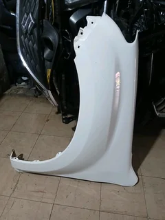 Isuzu Bakker fender