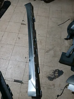 Lexus is300 side skirt