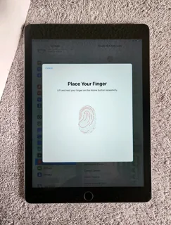 Apple ipad 128GB With Bluetooth Keyboard Air Generation 2 (Sim&amp;WiFi)