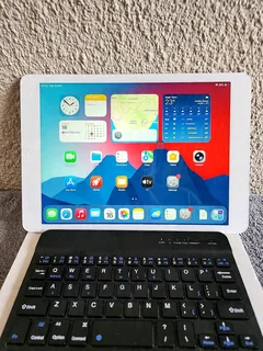 Apple ipad air generation 2 + keyboard