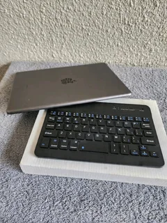 Apple ipad air generation 2 + keyboard