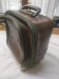 Lawn Bowls X4 Hemselite Super Grip  Size 5 with leather bag.