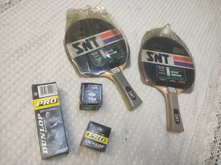 Vintage 2 x brand new SNT table tennis bat with 5x Dunlop professional balls