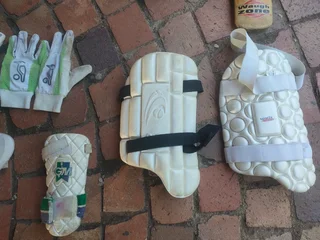 Medium size Kookaburra cricket kit with bag.