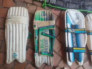 Medium size Kookaburra cricket kit with bag.