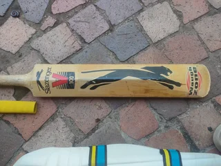 Medium size Kookaburra cricket kit with bag.