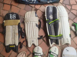 Medium size Kookaburra cricket kit with bag.