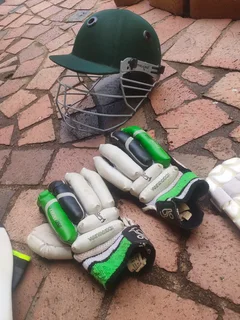 Medium size Kookaburra cricket kit with bag.