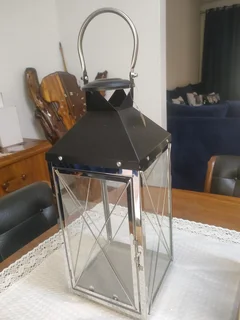 2 x beautiful Lenten for sale.