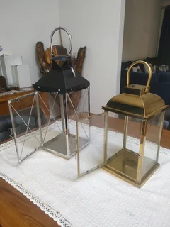 2 x beautiful Lenten for sale.