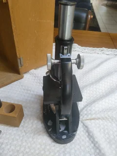 C O C microscope lab for sale.