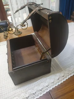 Vintage Chic solid Wooden Pirate Storage Box Case Holder Vintage Treasure Chest.