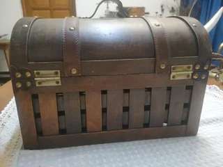 Vintage Chic solid Wooden Pirate Storage Box Case Holder Vintage Treasure Chest.