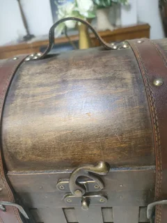 Vintage Chic solid Wooden Pirate Storage Box Case Holder Vintage Treasure Chest.