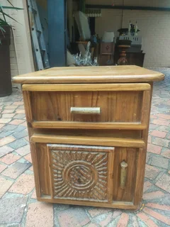 2 x heavy oak wood pedestal