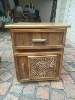 2 x heavy oak wood pedestal