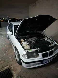 1999 BMW E36 318is Automatic