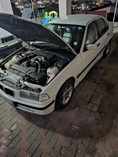 1999 BMW E36 318is Automatic