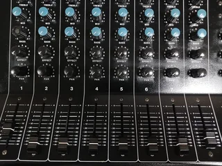 Dynacord ES 820 260 watts RMS Stereo Power Mixer &amp; Digital Delay PA System