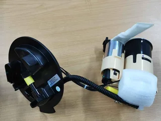 Mercedes Benz W205 BRANDNEW FUEL PUMP