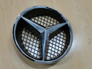 Mercedes Benz W205, W204 Brandnew Badges.