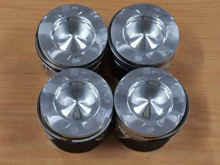 Mercedes Benz M651 Brandnew Pistons And Rings.