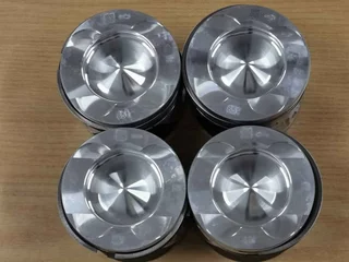Mercedes Benz M651 BRANDNEW PISTONS AND RINGS.