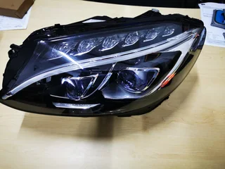 MERCEDES BENZ W205 CLEAN DOUBLE XENON HEADLIGHTS