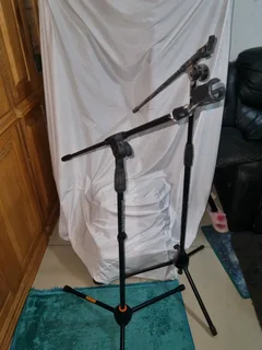 Phonic SEM 710 SPEAKERS PAIR WITH STANDS