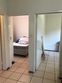 2 bedroom Upstairs Corner Apartment