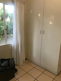 2 bedroom Upstairs Corner Apartment