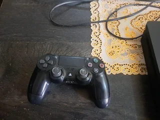  For Sale: PS4 Slim 500GB – Excellent Condition! 