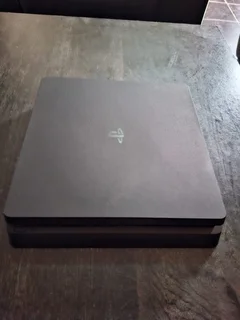  For Sale: PS4 Slim 500GB – Excellent Condition! 