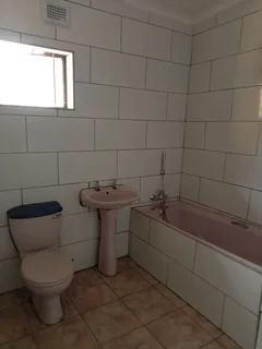 OutBuilding to rent in Merebank