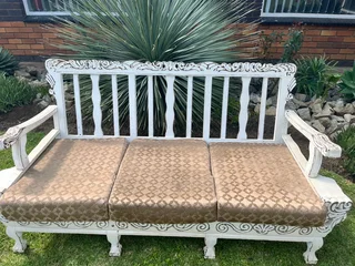 White washed Ball an Claw set