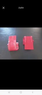 Lots of strong holding plastic spring clips .Very suitable for various uses such as woodworking