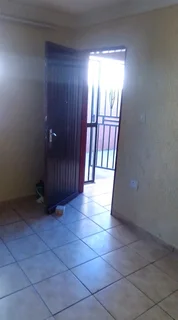 ROOMS TO RENT IMMEDIATELY IN SOWETO
