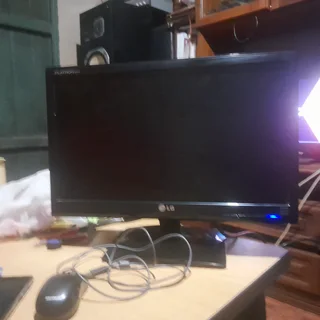 Two LG Flatron E2041