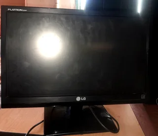 Two LG Flatron E2041