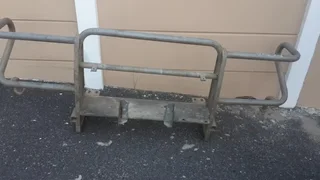 Fully galvanised land rover defender or series vehicles bull bar with winch attchment plate