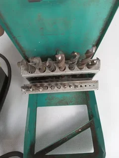 Good quality vintage Black Decker drill bit sharpener complete with set of fully resharpened bits