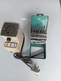 Good quality vintage Black Decker drill bit sharpener complete with set of fully resharpened bits